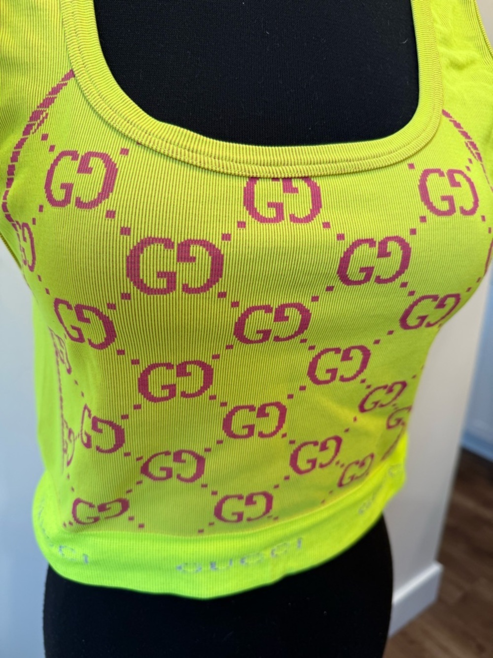 Gucci Neon Lime GG Logo Crop Tank Top Size Large Authentic - Picture 2 of 6